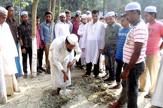 মসজিদের ভিত্তি প্রস্তর স্থাপন